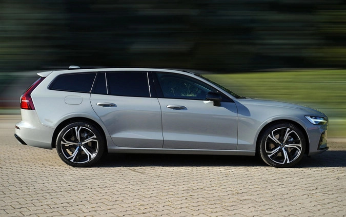 Volvo V60 cena 222967 przebieg: 1, rok produkcji 2023 z Chojnice małe 352